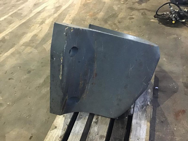 Liebherr Counterweight Left - משקל נגד עבור מכונה חקלאית: תמונה 1 Liebherr Counterweight Left - משקל נגד עבור מכונה חקלאית: תמונה 1