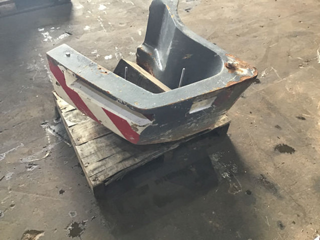 Liebherr Counterweight Right - משקל נגד עבור מכונה חקלאית: תמונה 3 Liebherr Counterweight Right - משקל נגד עבור מכונה חקלאית: תמונה 3