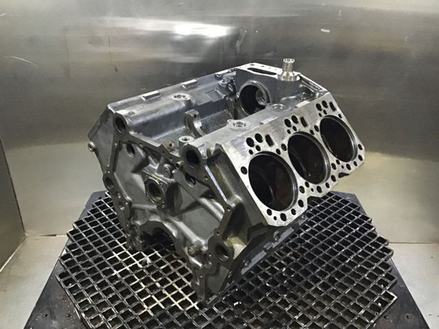 Liebherr Crankcase - צינור כניסת אוויר: תמונה 2 Liebherr Crankcase - צינור כניסת אוויר: תמונה 2