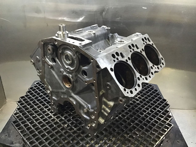 Liebherr Crankcase - צינור כניסת אוויר: תמונה 4 Liebherr Crankcase - צינור כניסת אוויר: תמונה 4