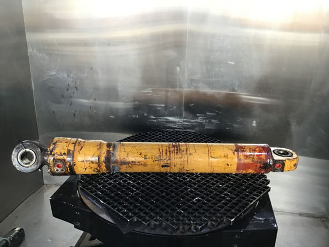 צילינדר הידרולי Liebherr Cylinder: תמונה 6 צילינדר הידרולי Liebherr Cylinder: תמונה 6