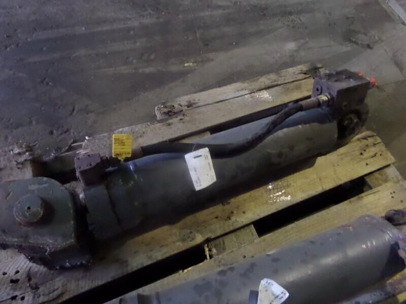 Liebherr Cylinder - צילינדר הידרולי: תמונה 3 Liebherr Cylinder - צילינדר הידרולי: תמונה 3