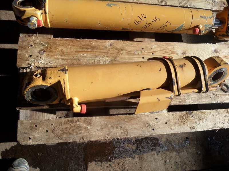 Liebherr Cylinder - צילינדר הידרולי: תמונה 1 Liebherr Cylinder - צילינדר הידרולי: תמונה 1
