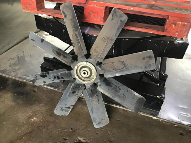 Liebherr Fan Blade - מאוורר: תמונה 1 Liebherr Fan Blade - מאוורר: תמונה 1