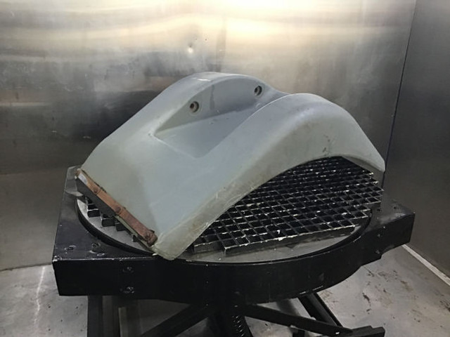 Liebherr Fender Right - גוף וחלק חיצוני: תמונה 1 Liebherr Fender Right - גוף וחלק חיצוני: תמונה 1