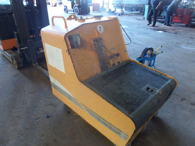 Liebherr Fuel Tank - מכל דלק: תמונה 1 Liebherr Fuel Tank - מכל דלק: תמונה 1