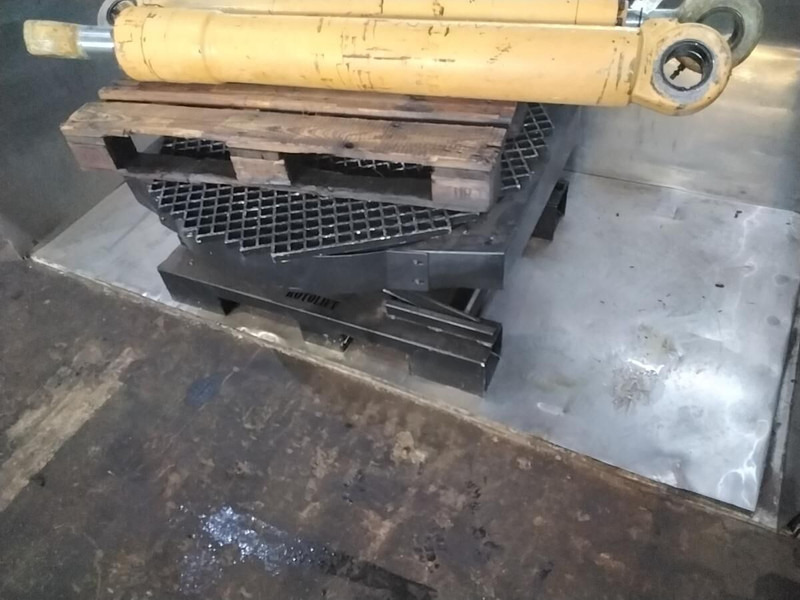 Liebherr Hoistcilinder - צילינדר הידרולי: תמונה 2 Liebherr Hoistcilinder - צילינדר הידרולי: תמונה 2