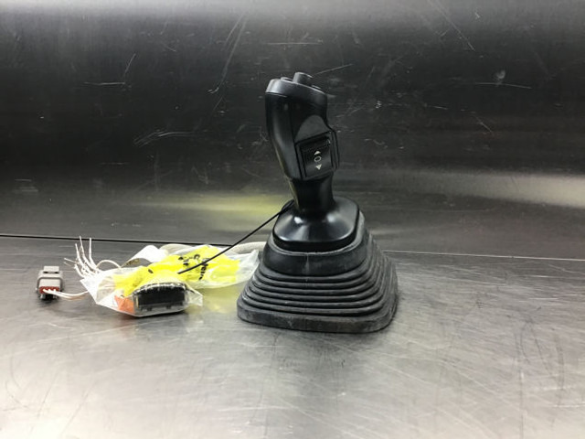 Liebherr Joystick Right - ידית הילוכים: תמונה 3 Liebherr Joystick Right - ידית הילוכים: תמונה 3