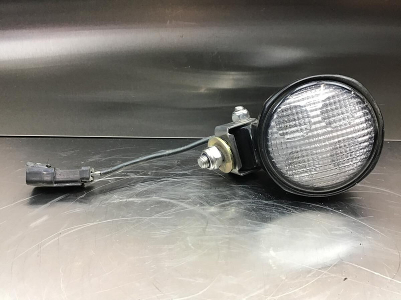 Liebherr L574 - פנס קדמי: תמונה 1 Liebherr L574 - פנס קדמי: תמונה 1