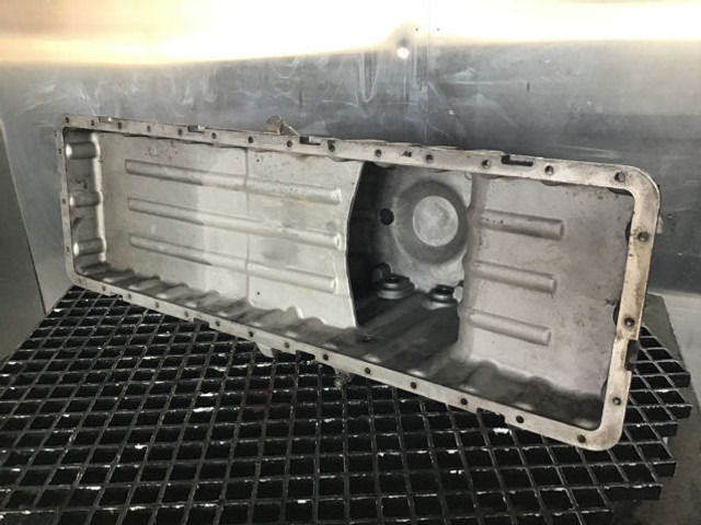 Liebherr Oil Sump - בית ארכובה: תמונה 2 Liebherr Oil Sump - בית ארכובה: תמונה 2