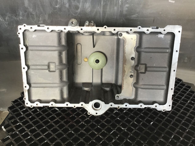 Liebherr Oil Sump - בית ארכובה: תמונה 1 Liebherr Oil Sump - בית ארכובה: תמונה 1