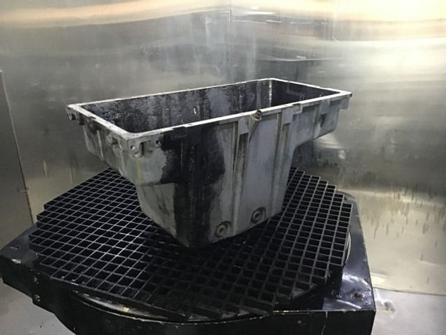 Liebherr Oil Sump - בית ארכובה: תמונה 1 Liebherr Oil Sump - בית ארכובה: תמונה 1