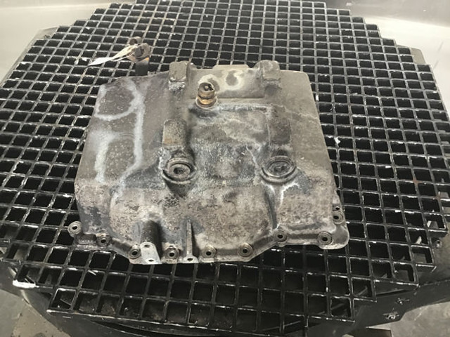 Liebherr Oil Sump - בית ארכובה: תמונה 3 Liebherr Oil Sump - בית ארכובה: תמונה 3