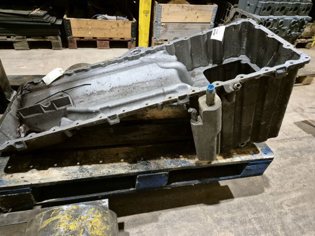 Liebherr Oil Sump - בית ארכובה: תמונה 3 Liebherr Oil Sump - בית ארכובה: תמונה 3