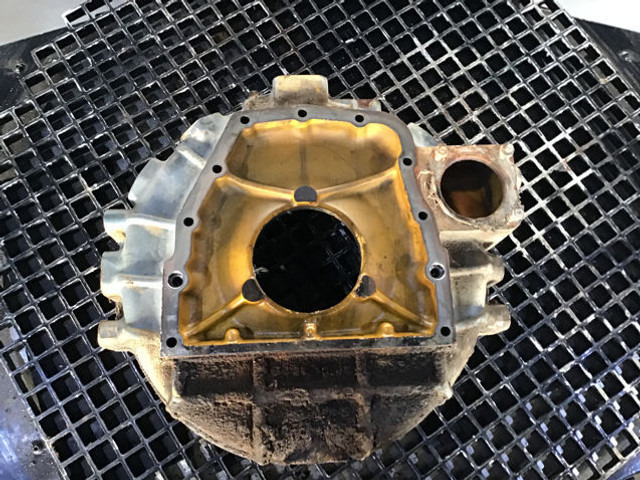 Liebherr Oil Sump - בית ארכובה: תמונה 2 Liebherr Oil Sump - בית ארכובה: תמונה 2