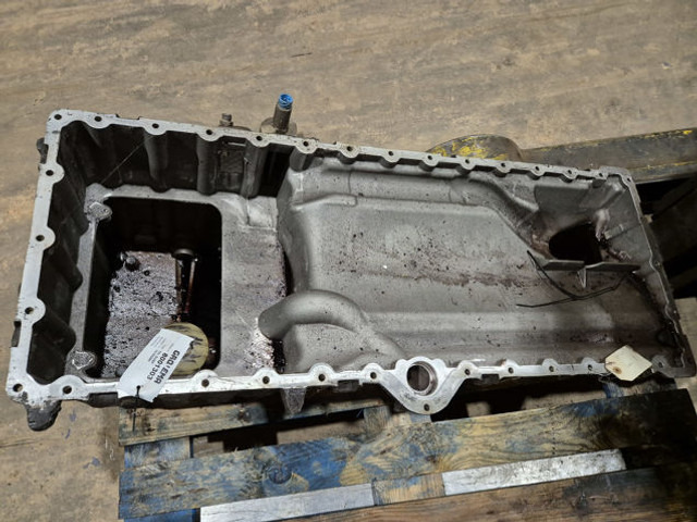 Liebherr Oil Sump - בית ארכובה: תמונה 1 Liebherr Oil Sump - בית ארכובה: תמונה 1