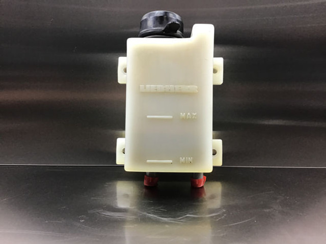 Liebherr Oil Tank - חלקי חילוף: תמונה 1 Liebherr Oil Tank - חלקי חילוף: תמונה 1