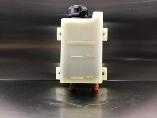 Liebherr Oil Tank - חלקי חילוף: תמונה 2 Liebherr Oil Tank - חלקי חילוף: תמונה 2