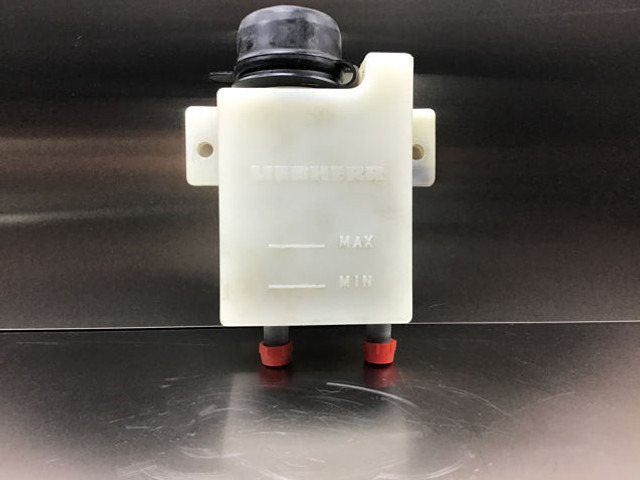 Liebherr Oil Tank - חלקי חילוף: תמונה 1 Liebherr Oil Tank - חלקי חילוף: תמונה 1