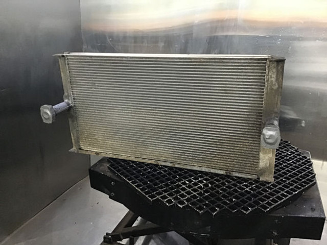 Liebherr Oilcooler - מקרר שמן: תמונה 1 Liebherr Oilcooler - מקרר שמן: תמונה 1
