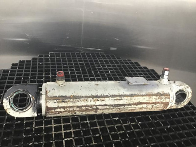 צילינדר הידרולי Liebherr Outrigger Cylinder: תמונה 6