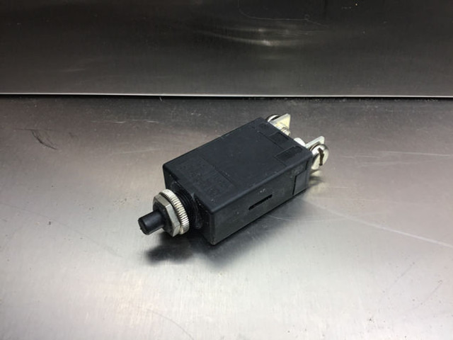 Liebherr Power Safety Switch - לוח מחוונים: תמונה 1 Liebherr Power Safety Switch - לוח מחוונים: תמונה 1