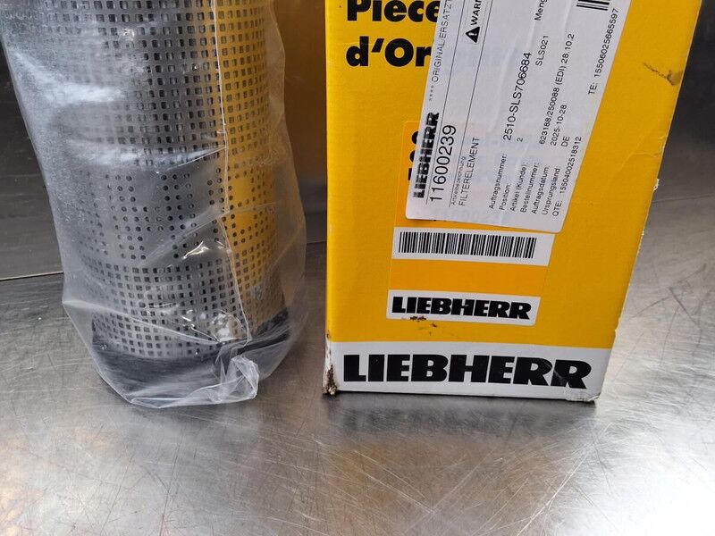 Liebherr R922 / R924 / R922 LC / R914 COMPACT / R920 LC / R920 NLC / R918 XLC / R918 LC / R918 NLC / R924 LC - מסנן אוויר: תמונה 2 Liebherr R922 / R924 / R922 LC / R914 COMPACT / R920 LC / R920 NLC / R918 XLC / R918 LC / R918 NLC / R924 LC - מסנן אוויר: תמונה 2
