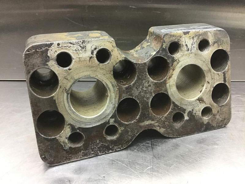 Liebherr R944C Li / R944 / R954B - חלקי הידרוליקה: תמונה 2 Liebherr R944C Li / R944 / R954B - חלקי הידרוליקה: תמונה 2