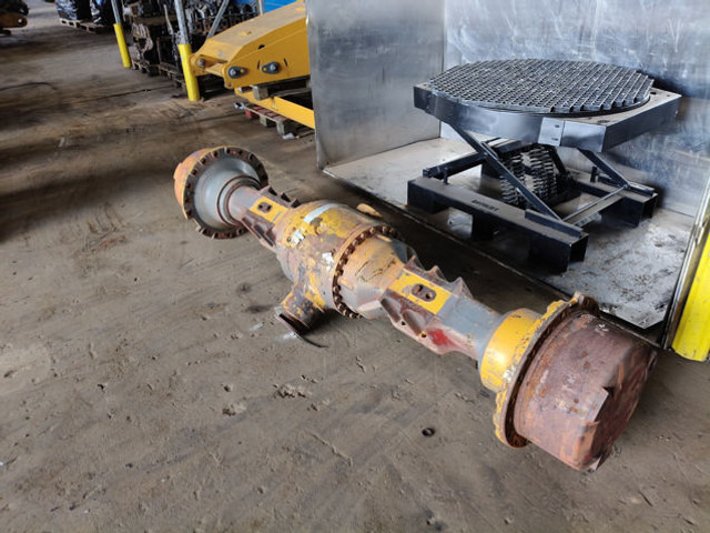 Liebherr Rear Axle - סרן וחלקים: תמונה 1 Liebherr Rear Axle - סרן וחלקים: תמונה 1