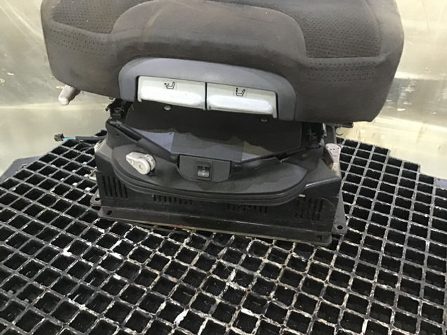 Liebherr Seating - מושב: תמונה 1 Liebherr Seating - מושב: תמונה 1