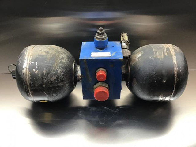 Liebherr Shock Absorber - בולם זעזועים: תמונה 4 Liebherr Shock Absorber - בולם זעזועים: תמונה 4
