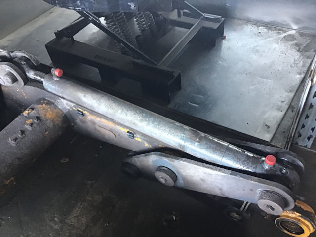Liebherr Tiltcylinder - טילטרוטטור עבור מכונת בנייה: תמונה 2 Liebherr Tiltcylinder - טילטרוטטור עבור מכונת בנייה: תמונה 2