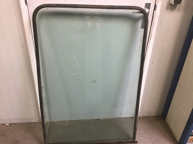 Liebherr Window Glass - חלון וחלקים: תמונה 2 Liebherr Window Glass - חלון וחלקים: תמונה 2