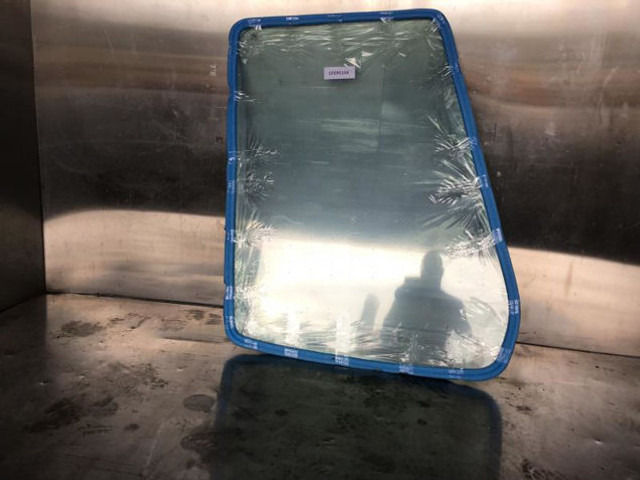 Liebherr Window Glass - חלון וחלקים: תמונה 3 Liebherr Window Glass - חלון וחלקים: תמונה 3