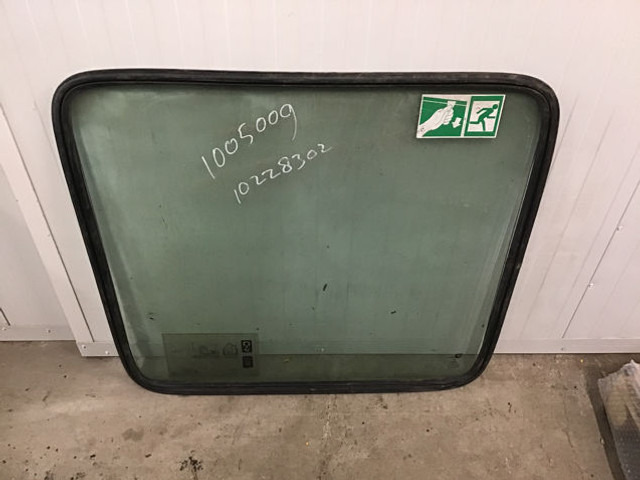 Liebherr Window Glass - חלון וחלקים: תמונה 1 Liebherr Window Glass - חלון וחלקים: תמונה 1