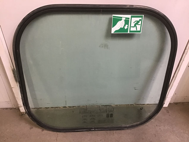 Liebherr Windows with rubber - חלון וחלקים: תמונה 1 Liebherr Windows with rubber - חלון וחלקים: תמונה 1