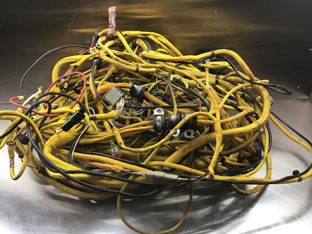 Liebherr Wire Harness - כבלים/ רתמת חוט: תמונה 1 Liebherr Wire Harness - כבלים/ רתמת חוט: תמונה 1