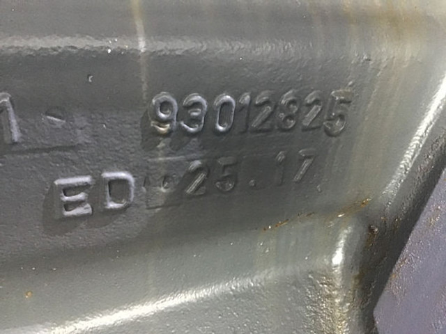 Liebherr - משקל נגד עבור מכונת בנייה: תמונה 4 Liebherr - משקל נגד עבור מכונת בנייה: תמונה 4