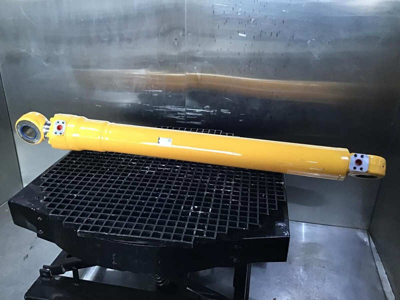 Liebherr - צילינדר הידרולי: תמונה 1 Liebherr - צילינדר הידרולי: תמונה 1