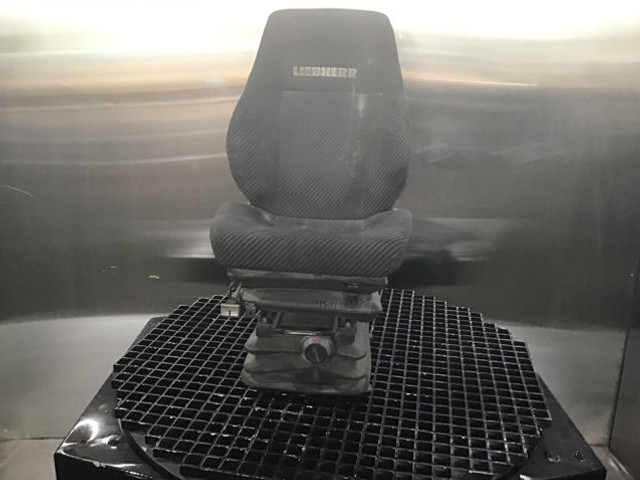 Liebherr - מושב: תמונה 1 Liebherr - מושב: תמונה 1