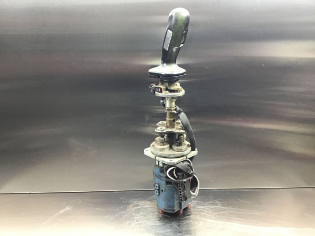 Rexroth Pilot Control Unit - ידית הילוכים: תמונה 2 Rexroth Pilot Control Unit - ידית הילוכים: תמונה 2