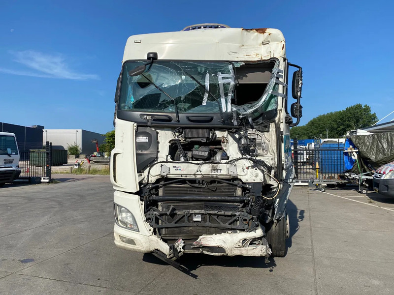 DAF XF 106.460 SC / Damaged / Stand Airco - יחידת טרקטור: תמונה 2 DAF XF 106.460 SC / Damaged / Stand Airco - יחידת טרקטור: תמונה 2
