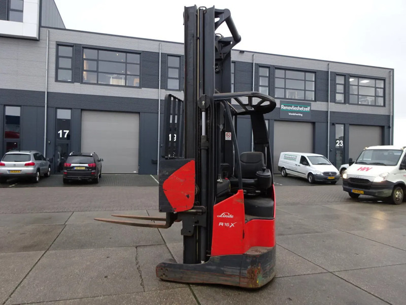 Linde R16X / 1600 kg / Reachtruck / Only for parts! - משאית הגעה: תמונה 5 Linde R16X / 1600 kg / Reachtruck / Only for parts! - משאית הגעה: תמונה 5