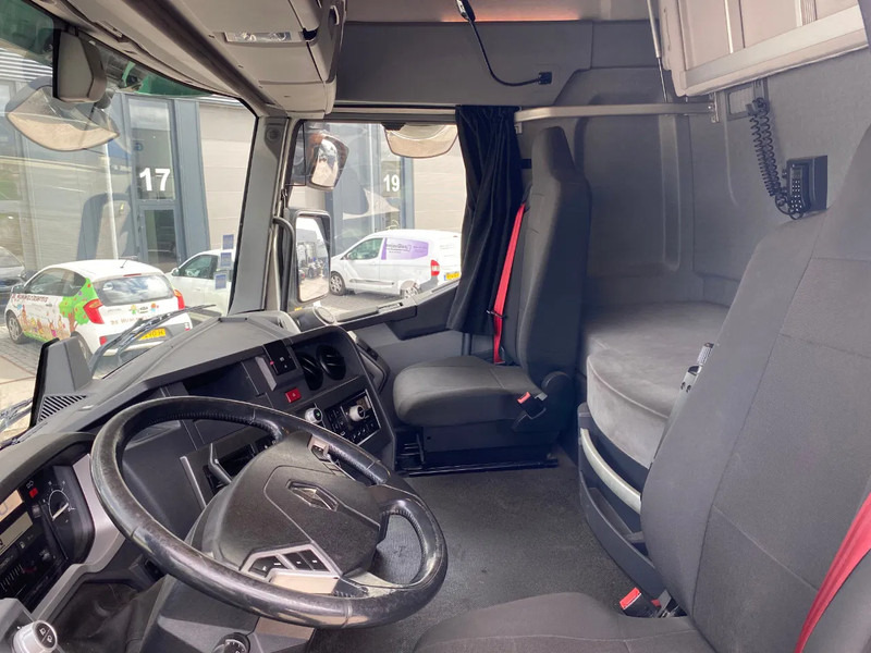 יחידת טרקטור Renault T520 Comfort / 6x2 / Hub Reduction / 208.250Km: תמונה 7