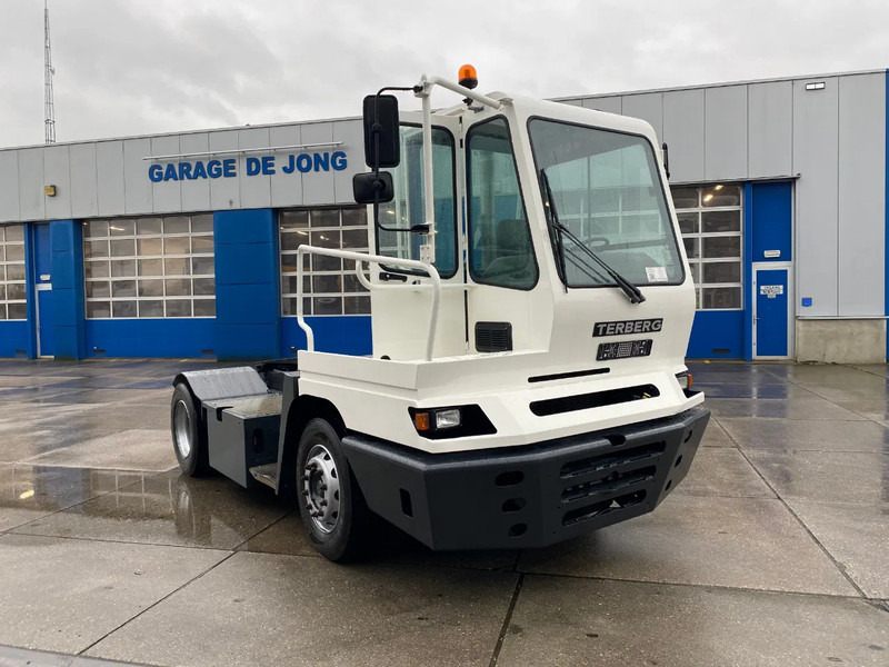 Terberg YT 182 4x2 / Terminal Tractor - טרקטור מסוף: תמונה 3 Terberg YT 182 4x2 / Terminal Tractor - טרקטור מסוף: תמונה 3