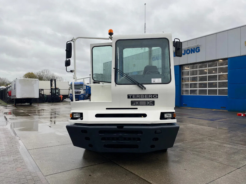 Terberg YT 182 4x2 / Terminal Tractor - טרקטור מסוף: תמונה 2 Terberg YT 182 4x2 / Terminal Tractor - טרקטור מסוף: תמונה 2