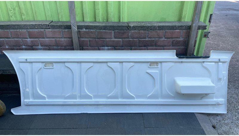 Scania Side Skirt Scania zijskirts - אווירודינמיקה/ ספוילר עבור משאית: תמונה 3 Scania Side Skirt Scania zijskirts - אווירודינמיקה/ ספוילר עבור משאית: תמונה 3