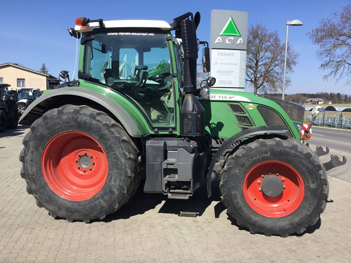 Fendt 714 Vo Vario - טרקטור חקלאי: תמונה 2 Fendt 714 Vo Vario - טרקטור חקלאי: תמונה 2
