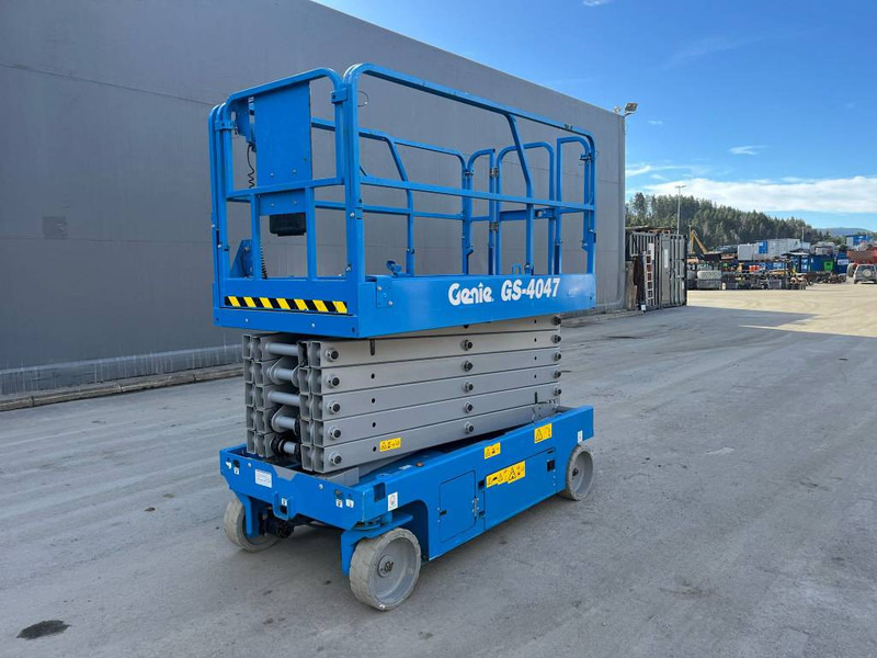 Genie GS 4047 - מעלית מספריים: תמונה 1 Genie GS 4047 - מעלית מספריים: תמונה 1