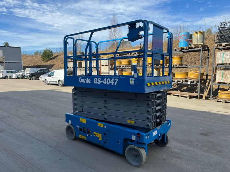 Genie GS 4047 - מעלית מספריים: תמונה 3 Genie GS 4047 - מעלית מספריים: תמונה 3